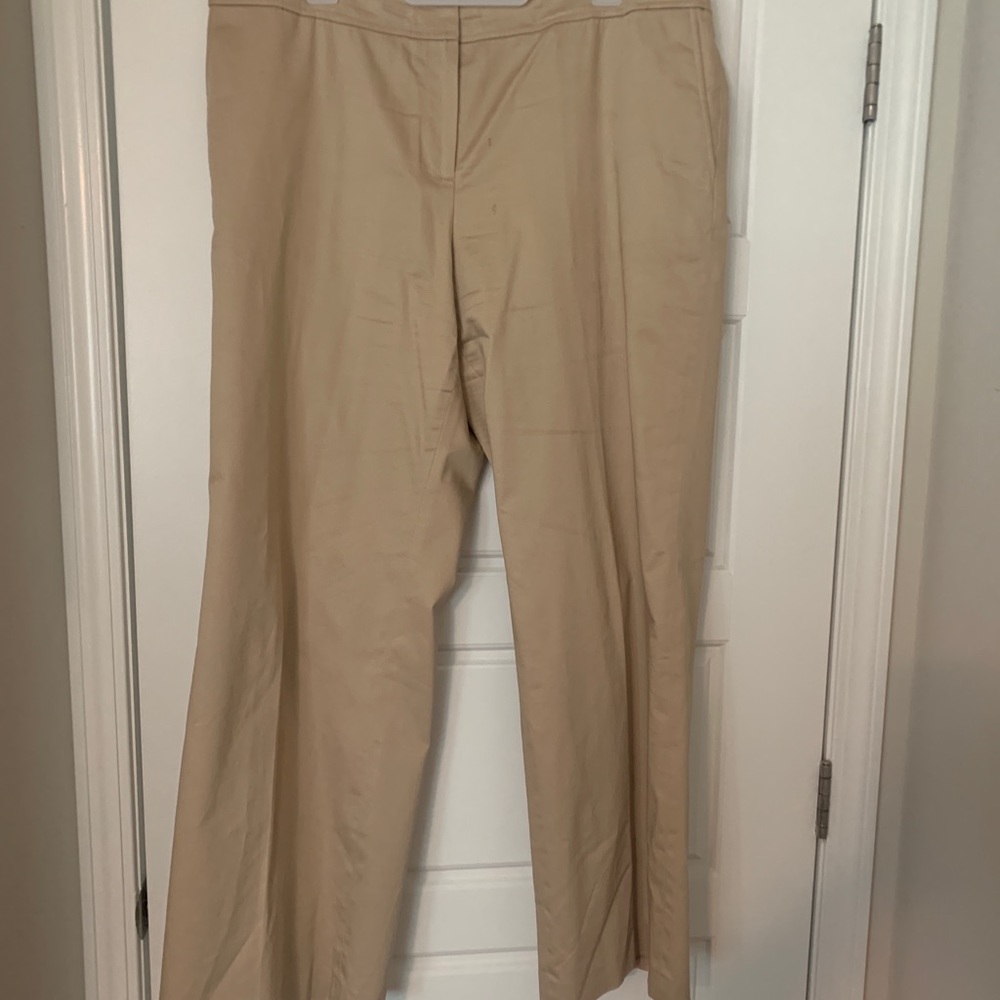 Dress pants in cream.